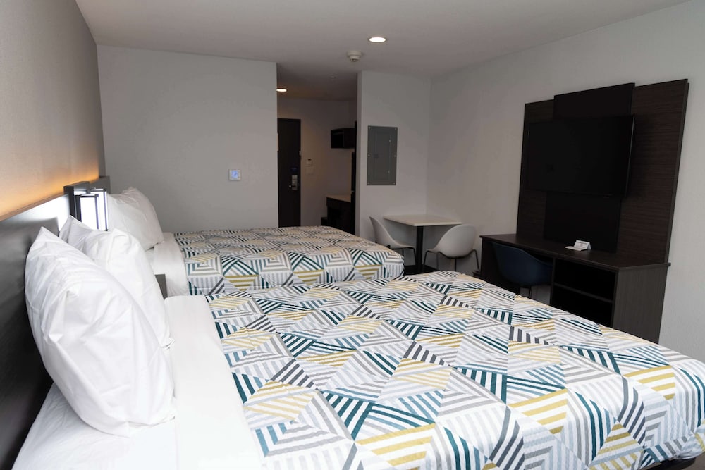 غرفة قياسية بسريرين كوين، Studio6 Fort Worth, TX - Lake Worth 2/4