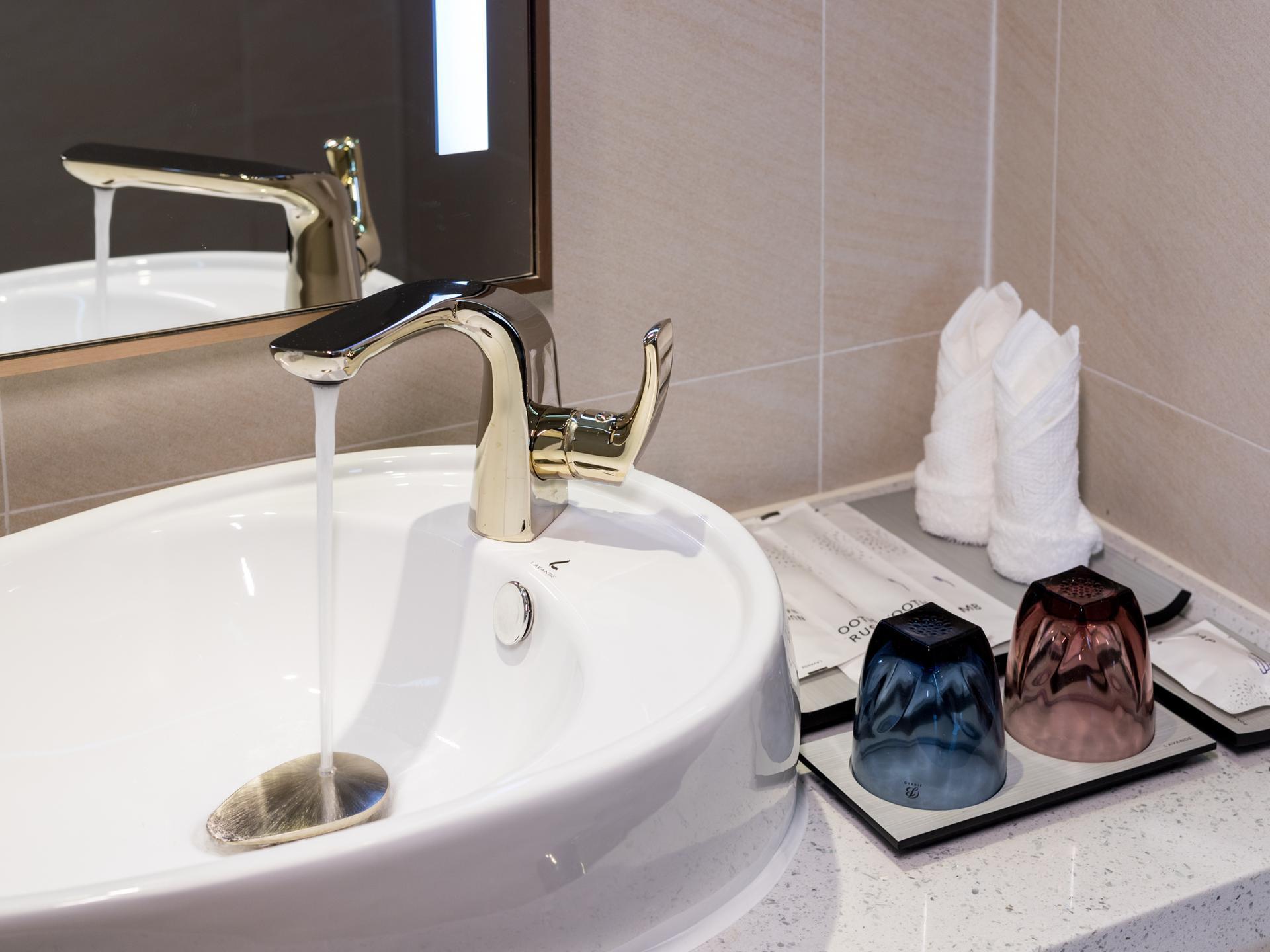 Lavande Hotel (Haikou Hainan University Qilou Old Street Branch) 35/36