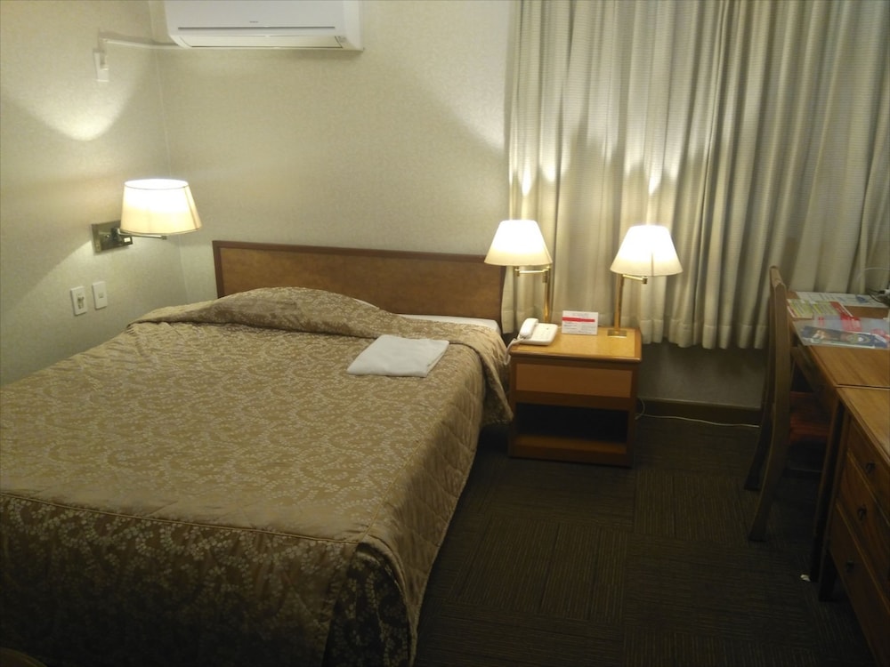 Sunrise Hotel 18/68