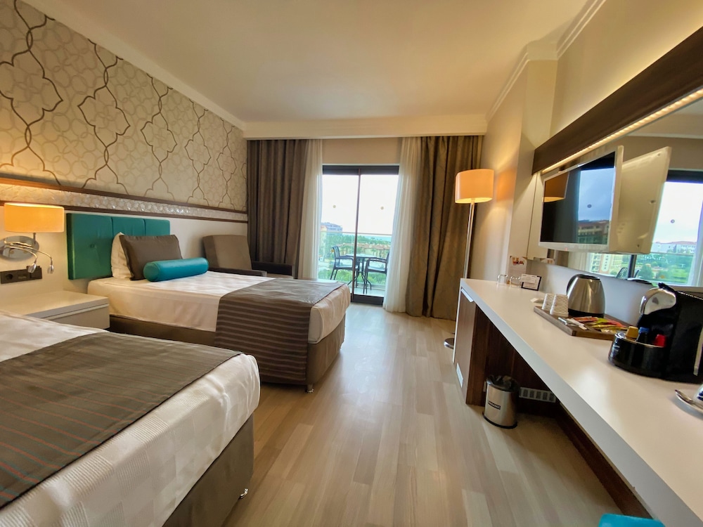 Luna Blanca Resort & Spa 15/50