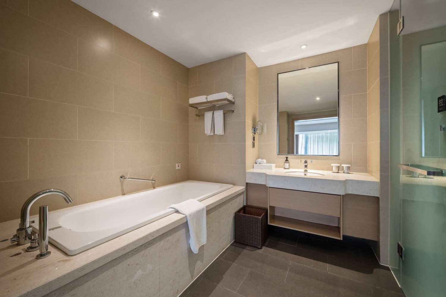 Ramada Encore by Wyndham Jintang 14/14
