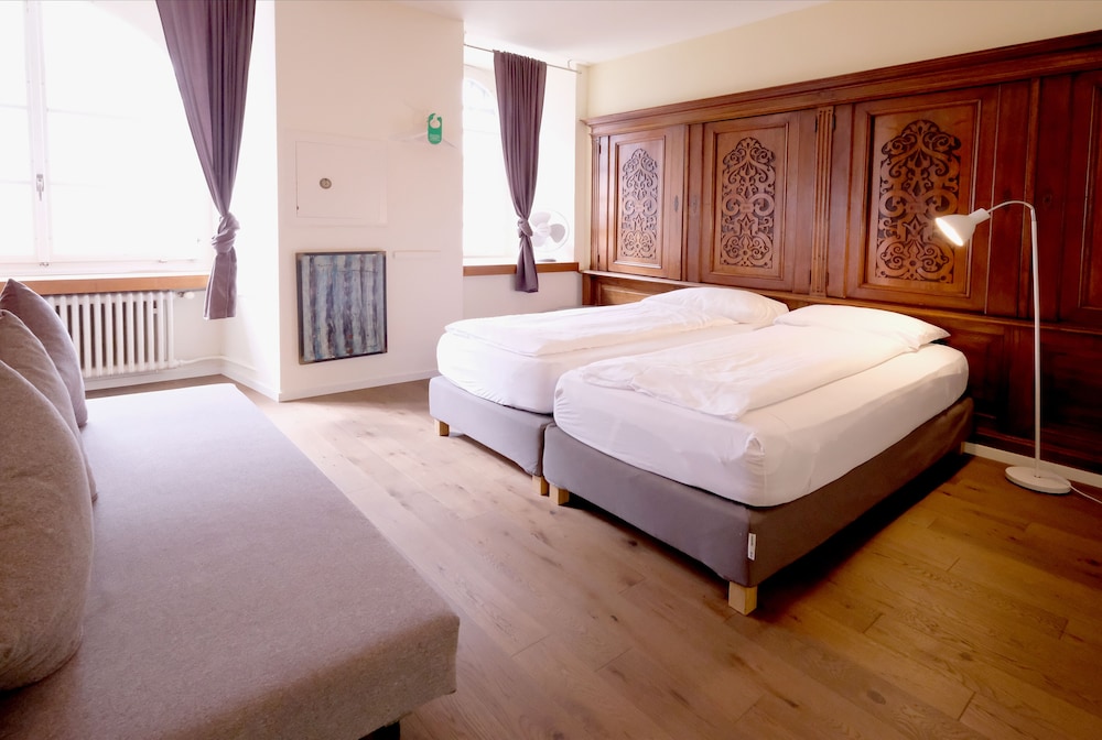 SUPERIOR, TWIN BEDS