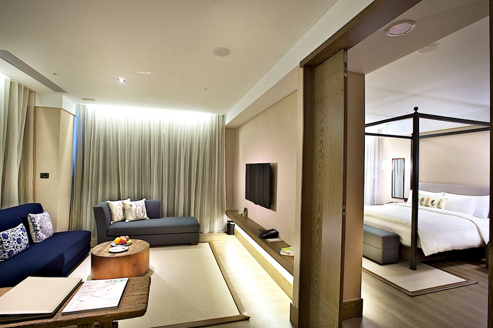 The Gaya Hotel 30/72