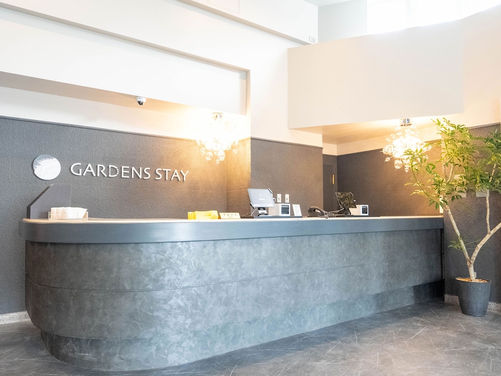 GARDENS STAY 10/55