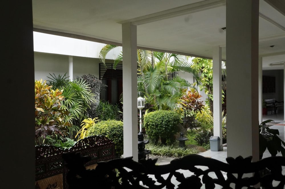 Hotel Kirana 49/54