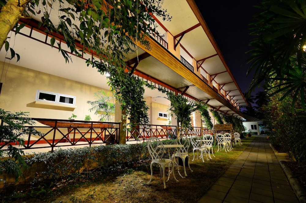 Maikaew Damnoen Resort 44/50