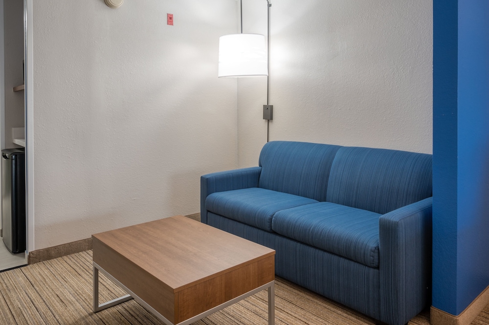 Holiday Inn Express Hotel And Suites Greenville 38/55