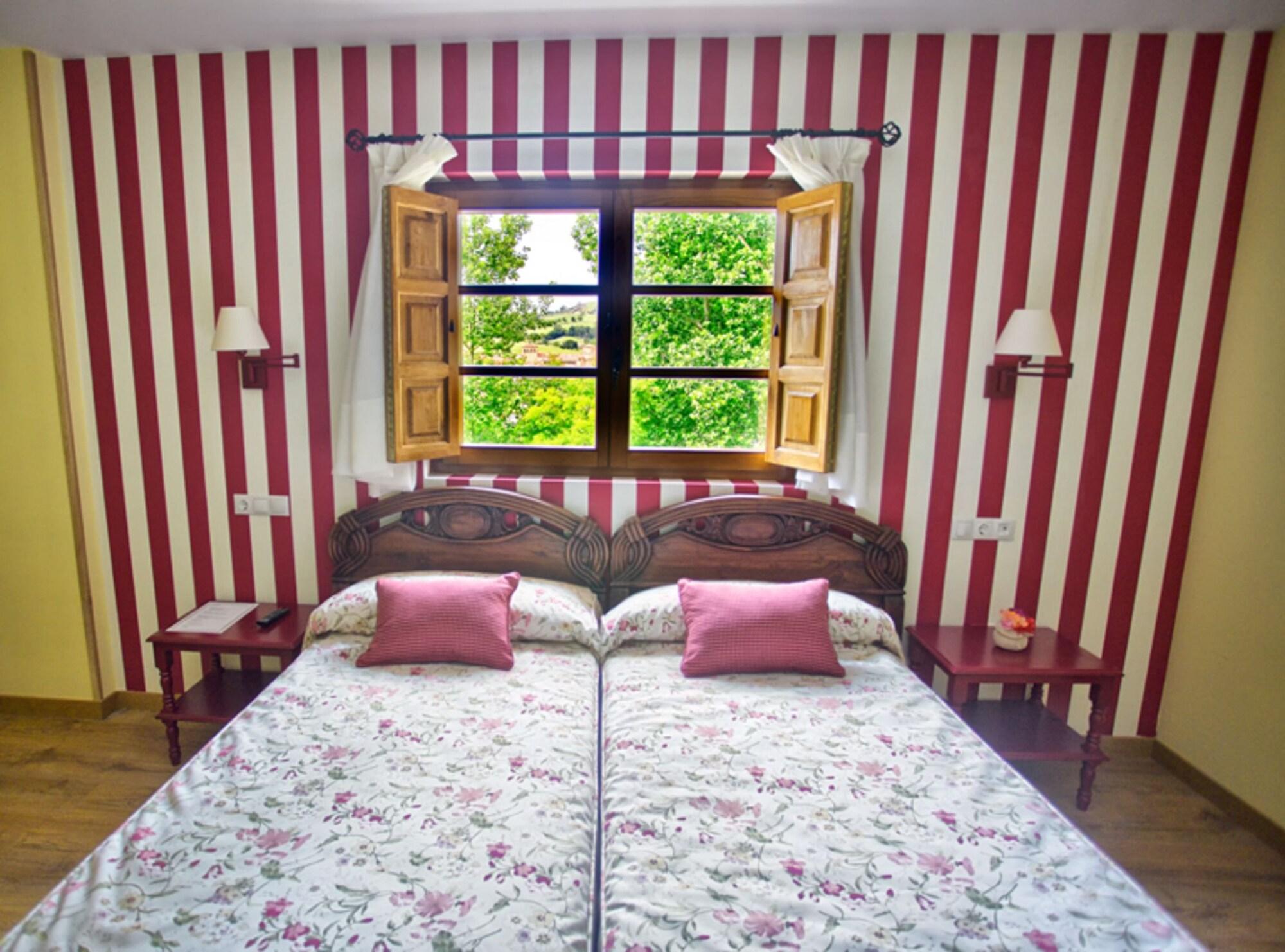 Hotel Colonial de Santillana 36/58
