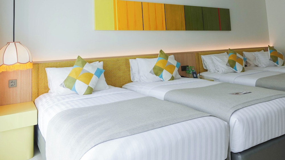 Glow, Suite, Quadruple, 4 Beds, 2 Double Beds