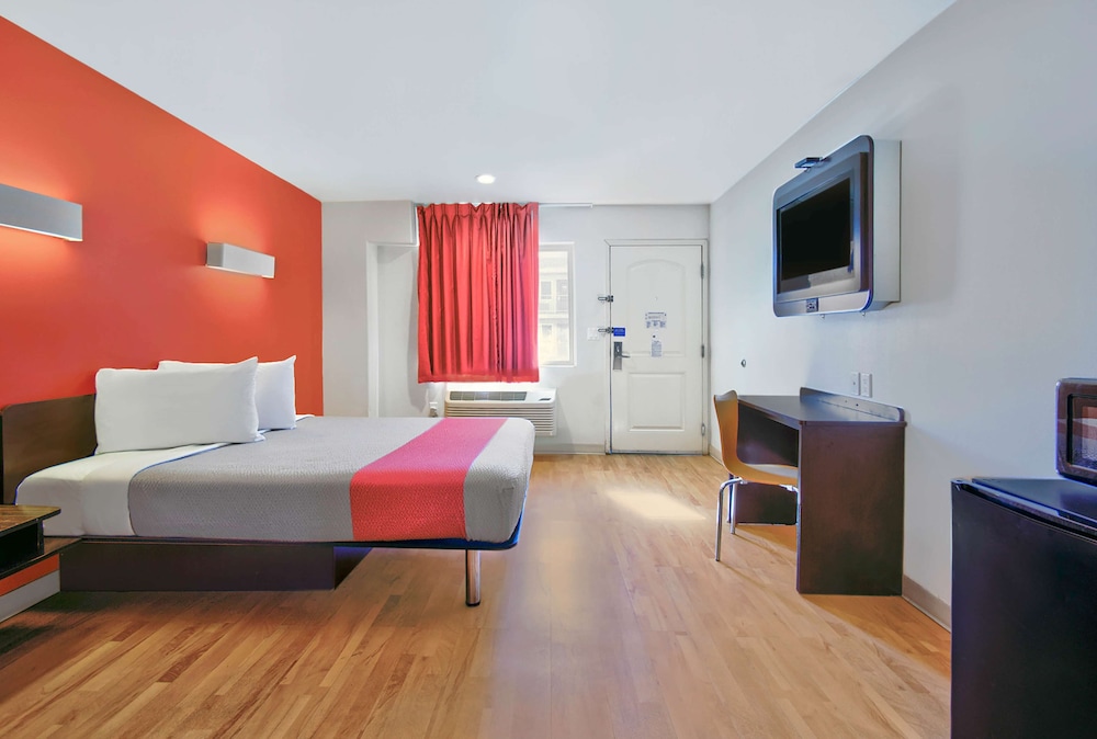 Motel6 Victorville, CA - Apple Valley 8/49