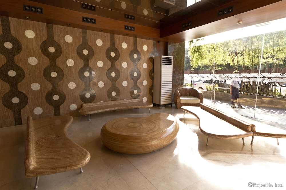 Castle Peak Hotel photo1