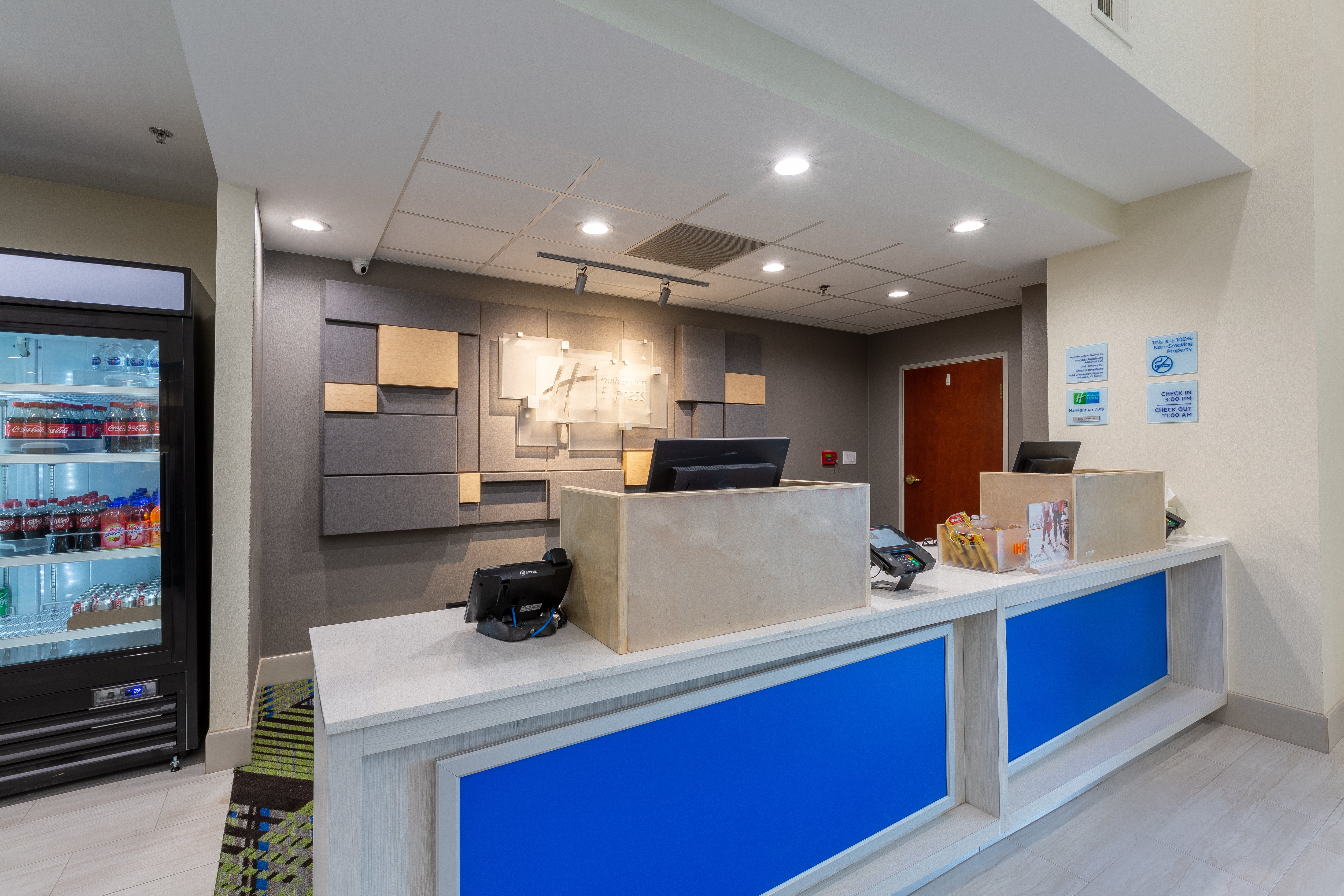 Holiday Inn Express And Suites Arlington North Stadium Area 5/34