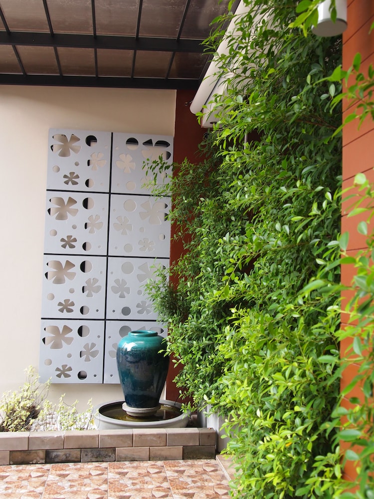 Chitra Villa 48/50