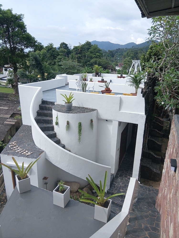 Keereeta Resort & Spa 1/36