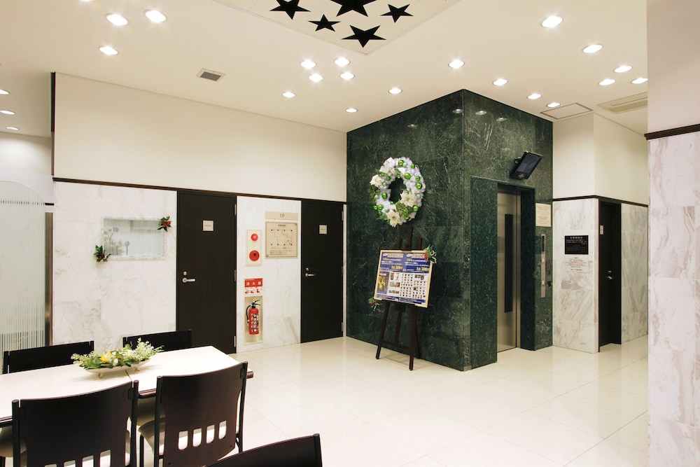 Toyoko Inn Nihonbashi Zeimusho Mae 17/50