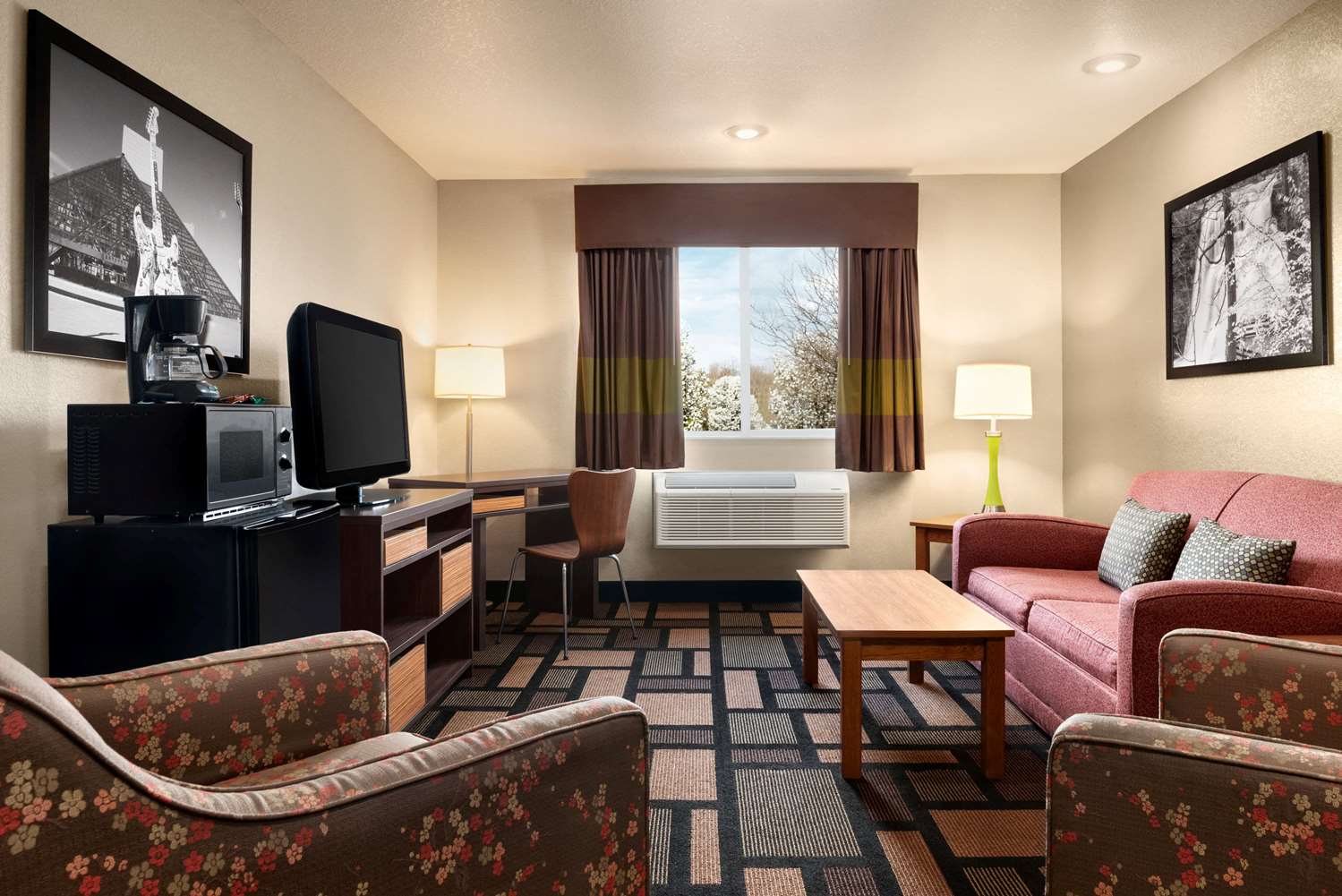 Super 8 by Wyndham Akron S/Green/Uniontown OH 34/57