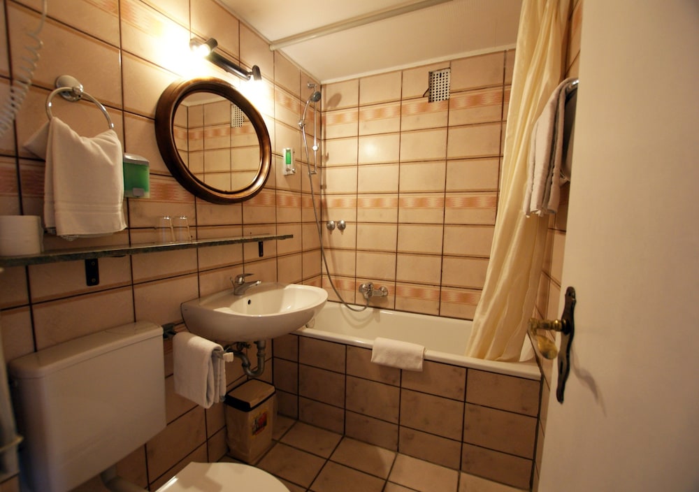Bahn Hotel Dusseldorf 18/41