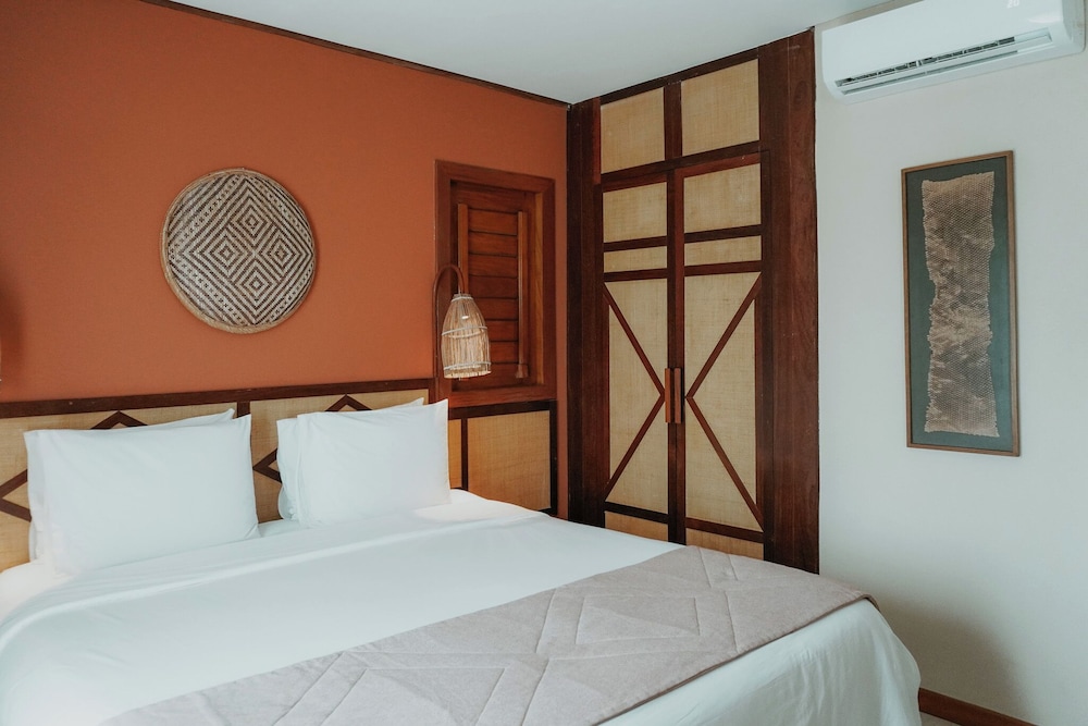 Grand, Garden, Villa, 1 King and 4 Single Beds