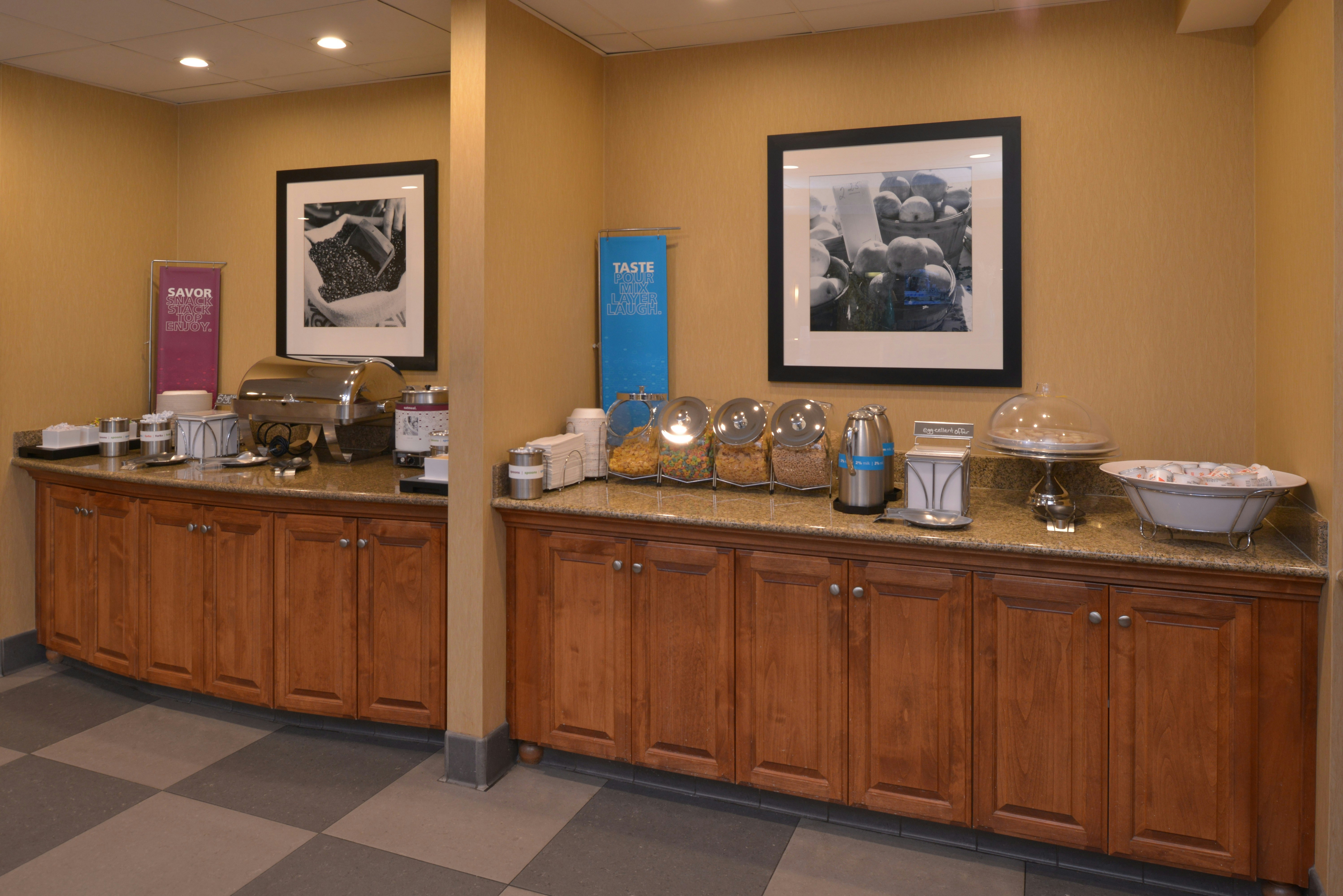 Hampton Inn & Suites Bakersfield North-Airport 10/62