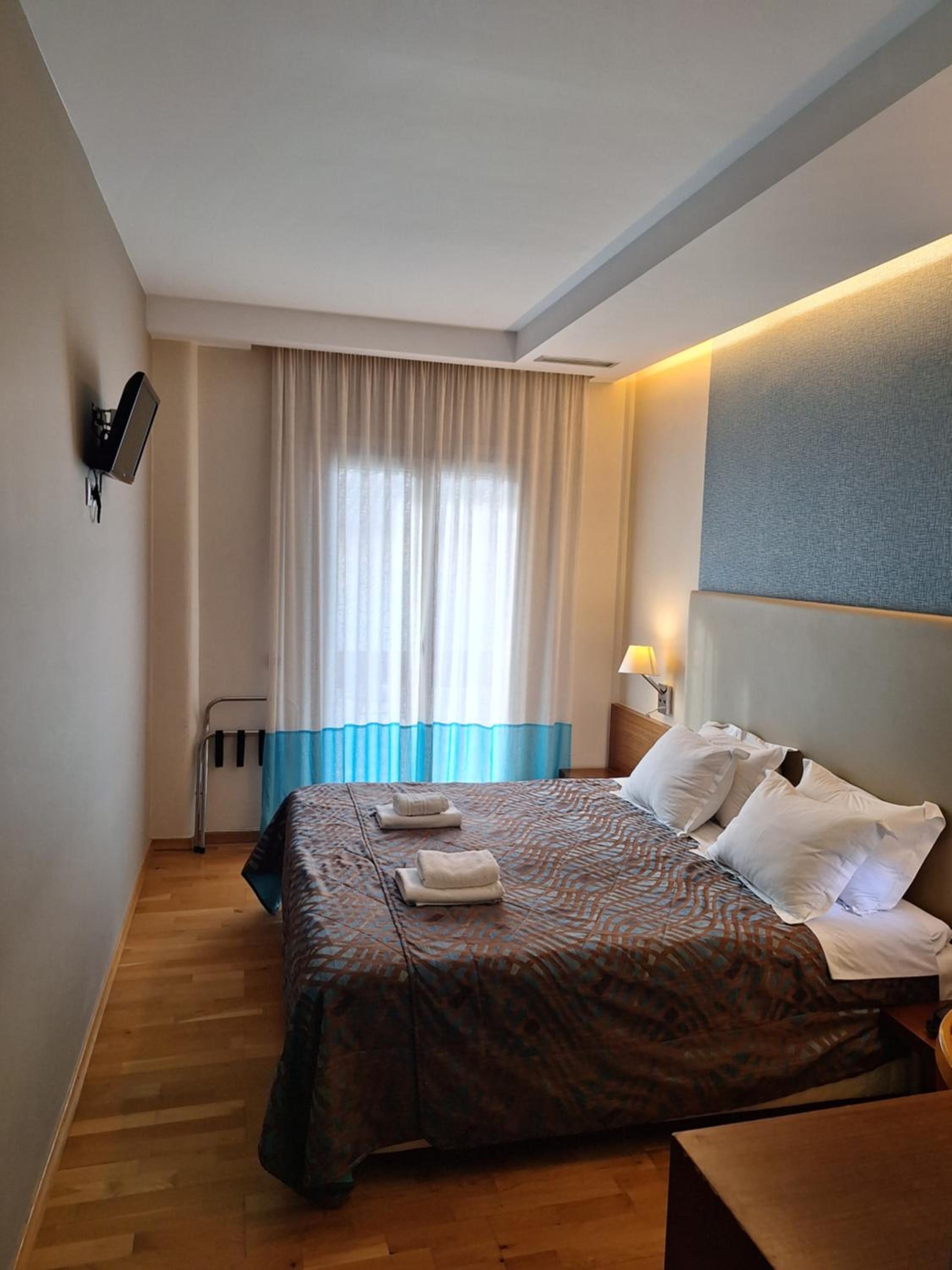 Hotel Victoria 13/64