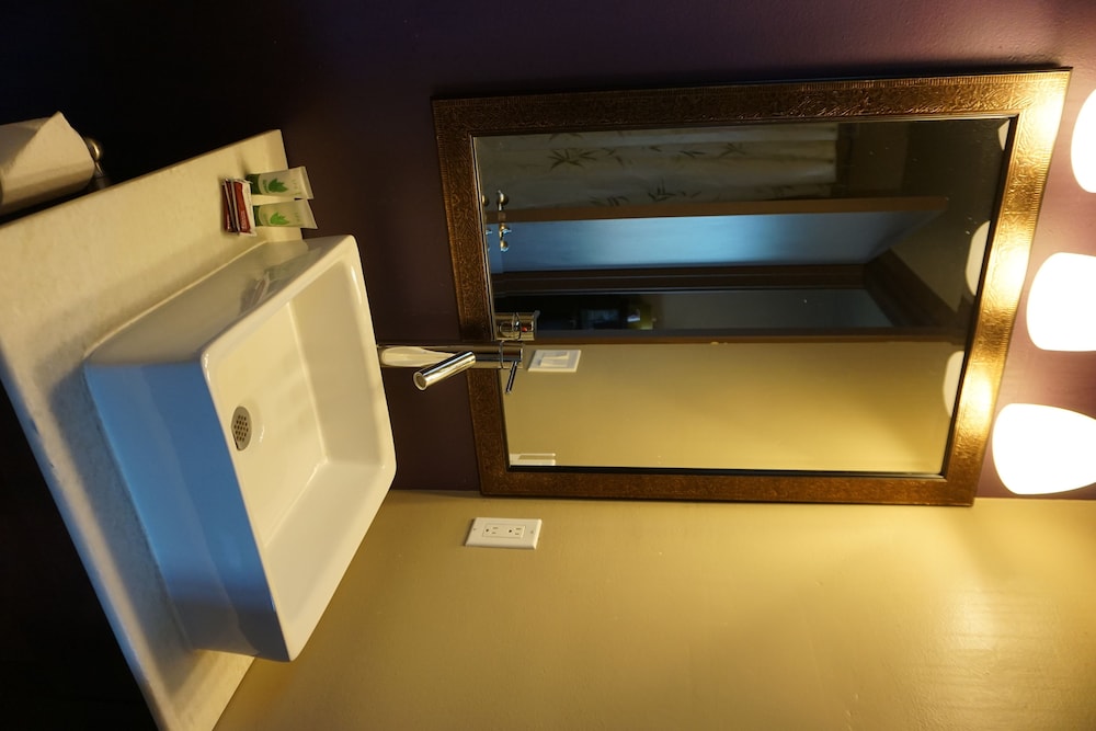 LiA Hotel 11/40