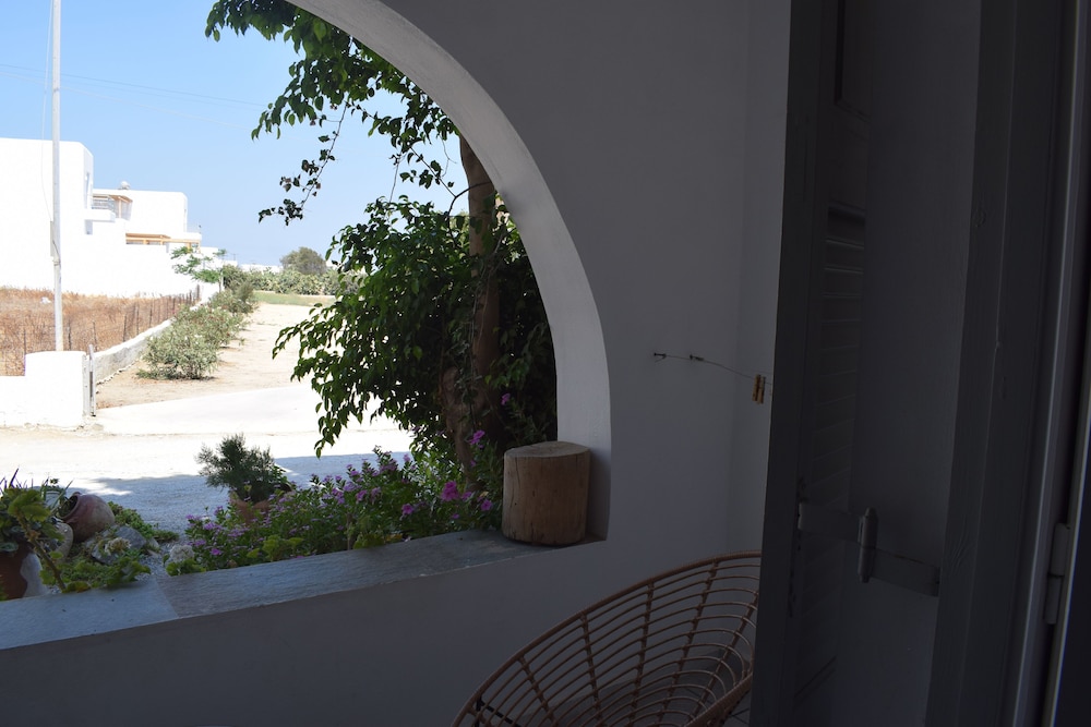 Birbas Hotel 4/128