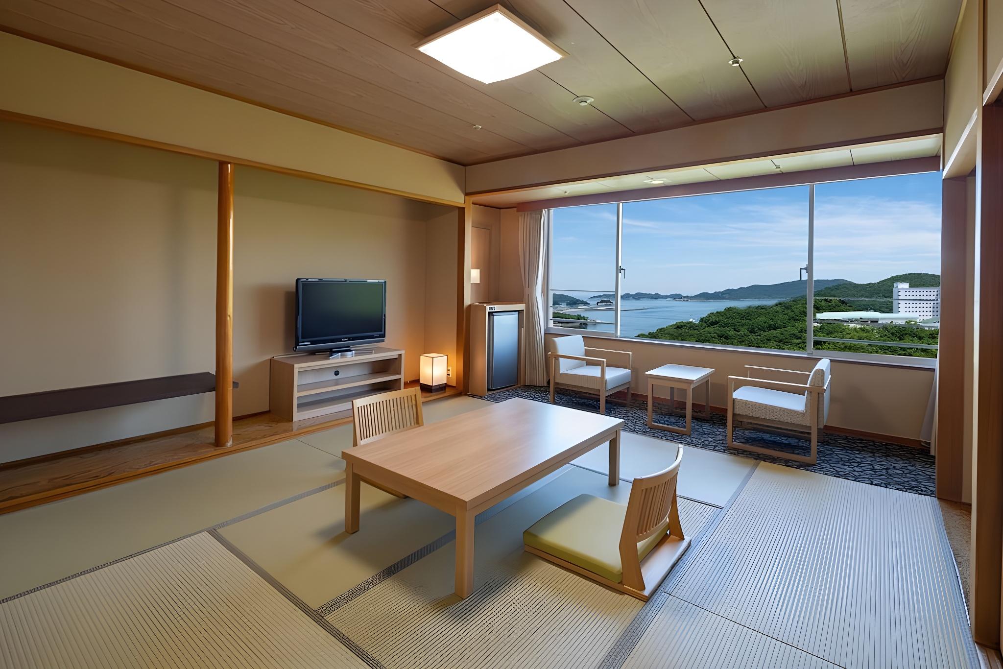 Japanese, 5 Futon Beds, No Bathroom