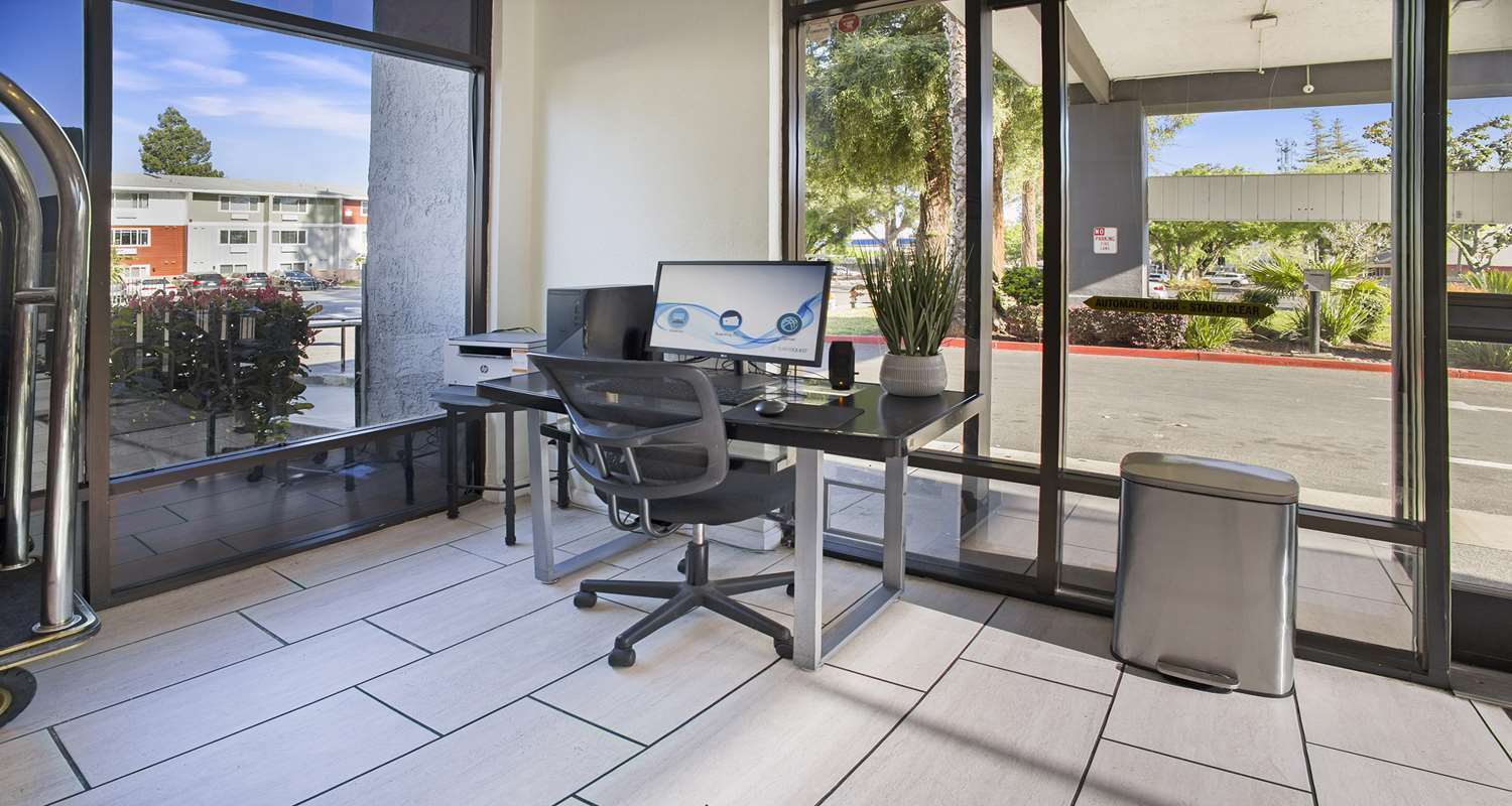 SureStay Plus Hotel by Best Western Sacramento North 28/32