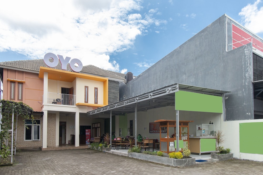 OYO 700 Griya Hanum Syariah 2/18