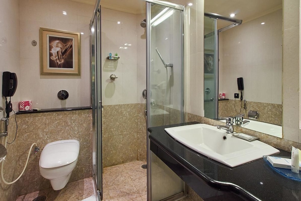 Royalton Hyderabad 7/48