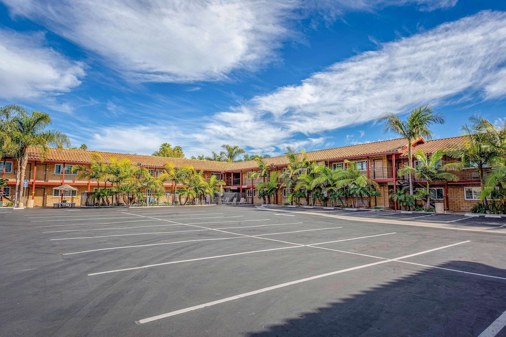 Motel 6 Carlsbad, CA - North Near Legoland 53/66