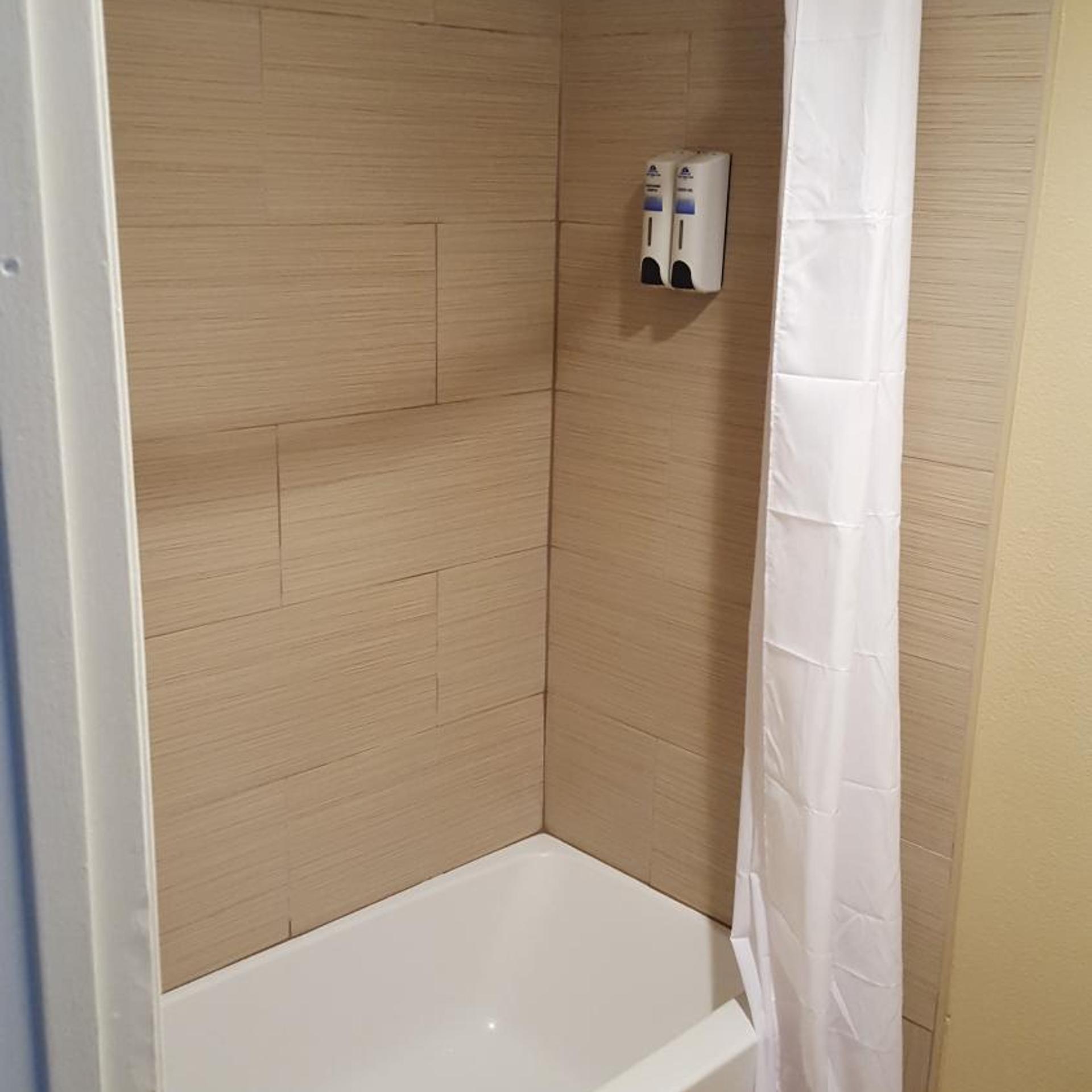 Anaheim Astoria Inn & Suites 22/22
