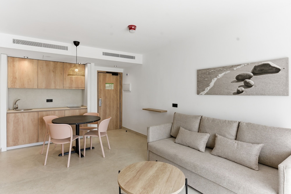 Aquasol Aparthotel 22/46