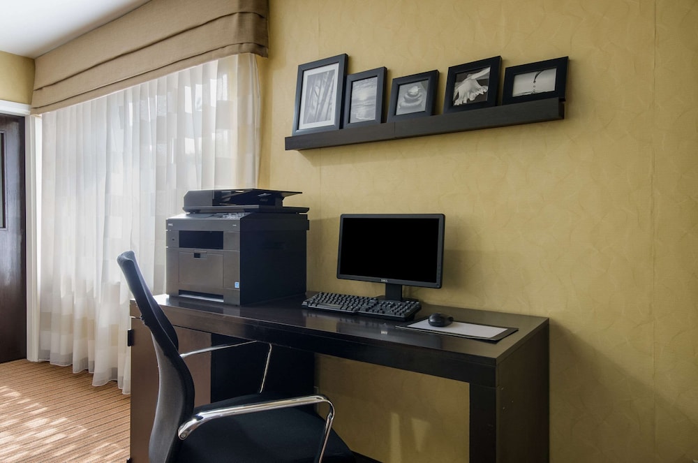 Sleep Inn Hanes Mall 33/38
