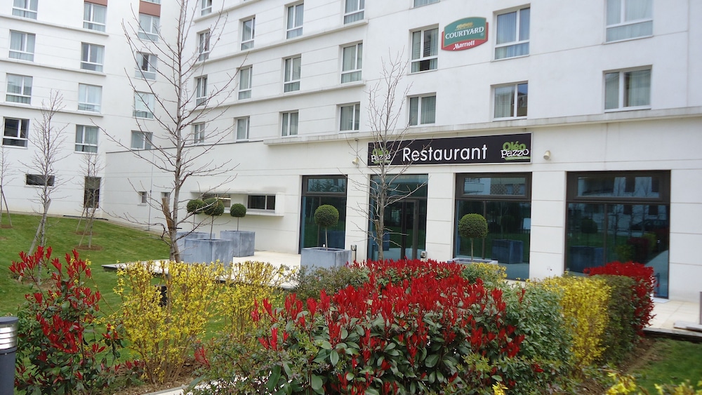 Courtyard By Marriott Paris Saint Denis 2/35