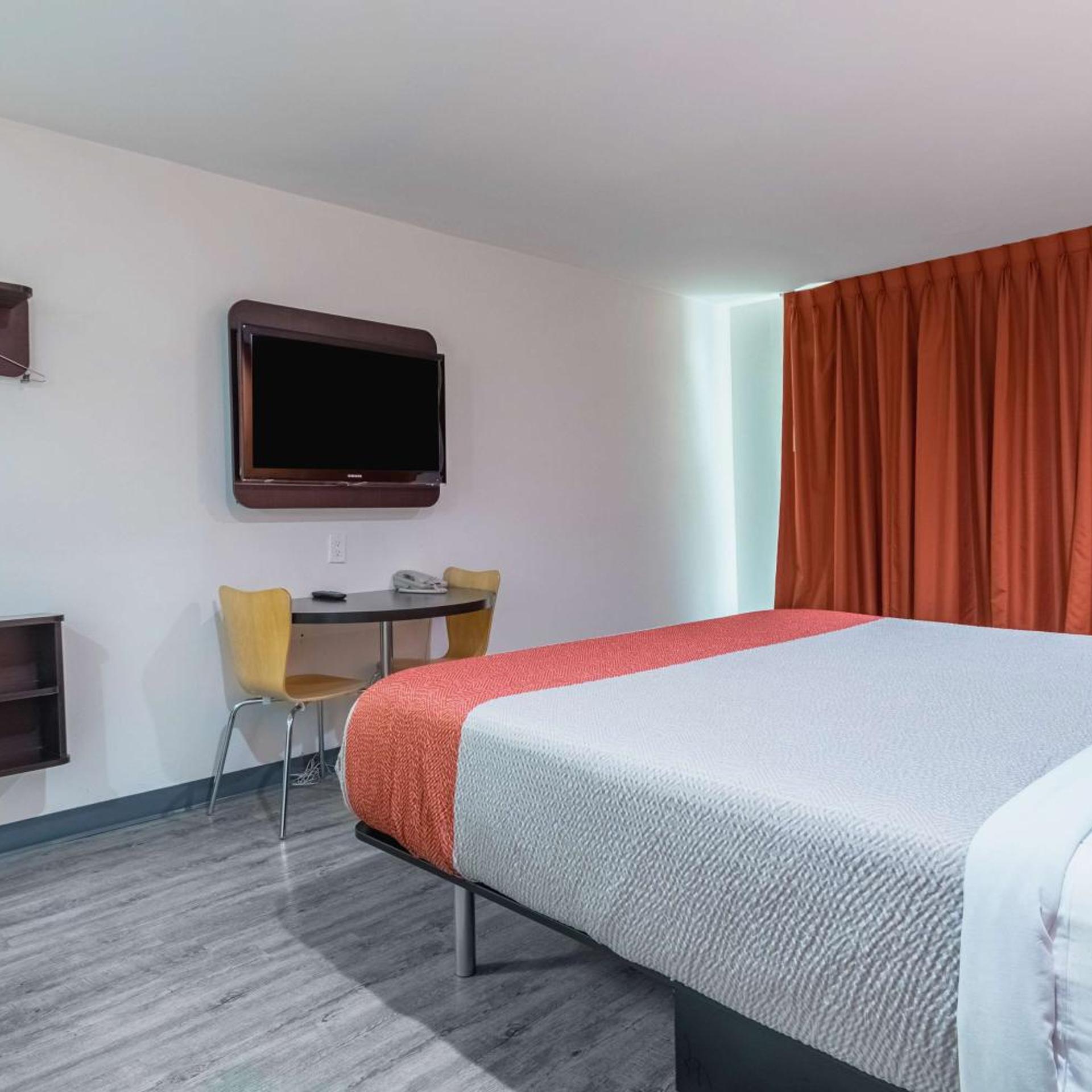 غرفة بسرير كينج، Motel6 Barstow, CA - Route 66 3/10