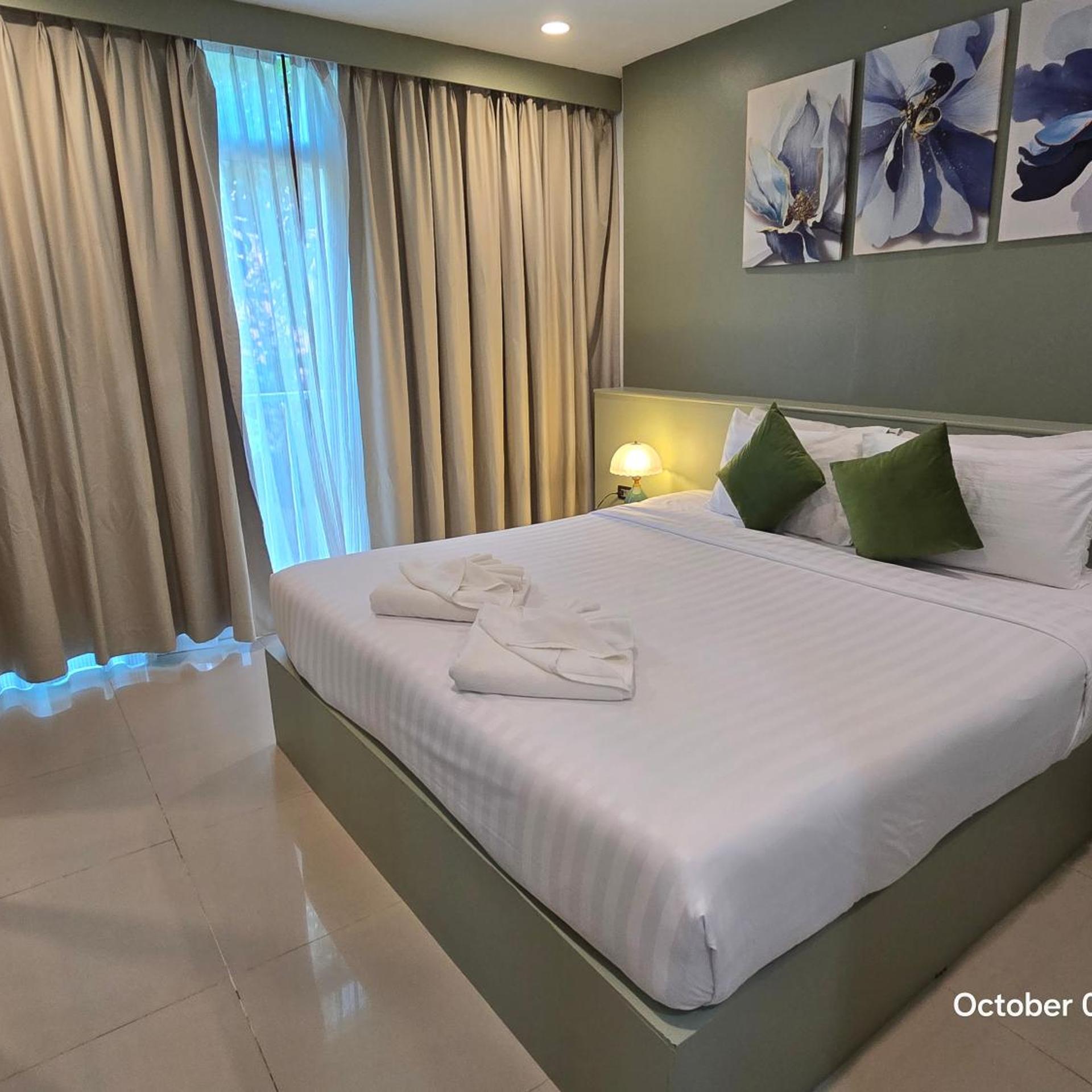 Superior, King Bed, MODERN LIVING HOTEL 4/10