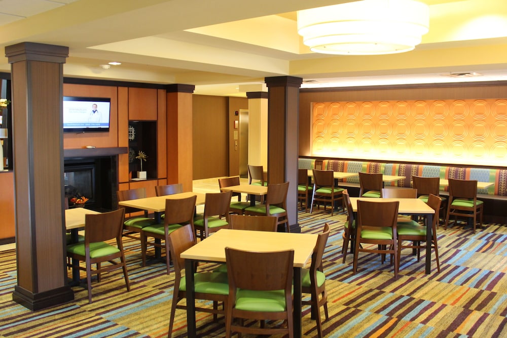 Fairfield Inn & Suites Seymour 33/40