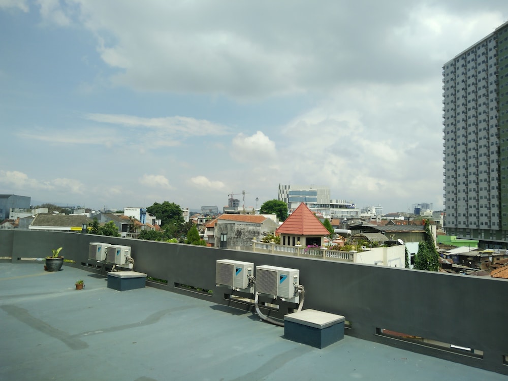 Sentra Inn Bandung 16/18