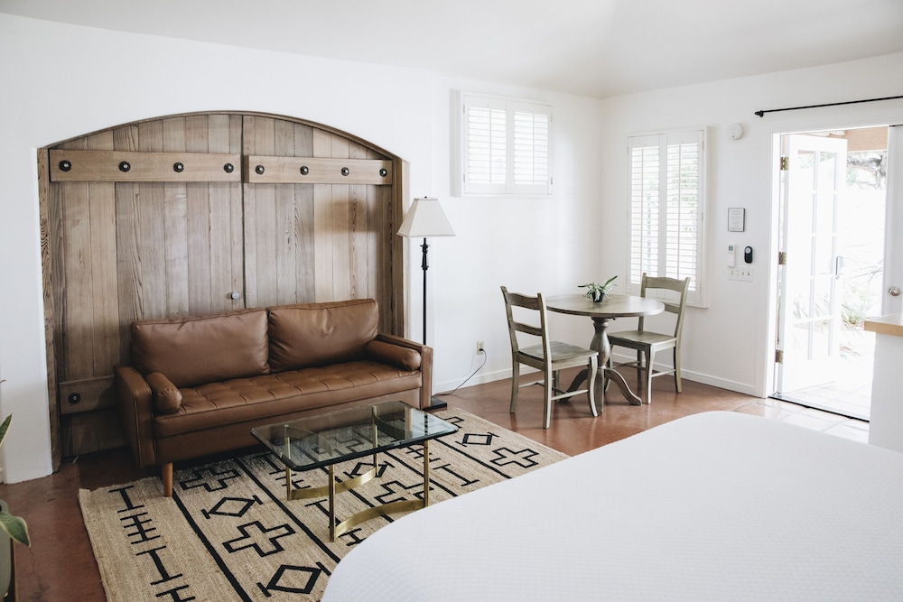 Cottage Inn & Spa 48/72