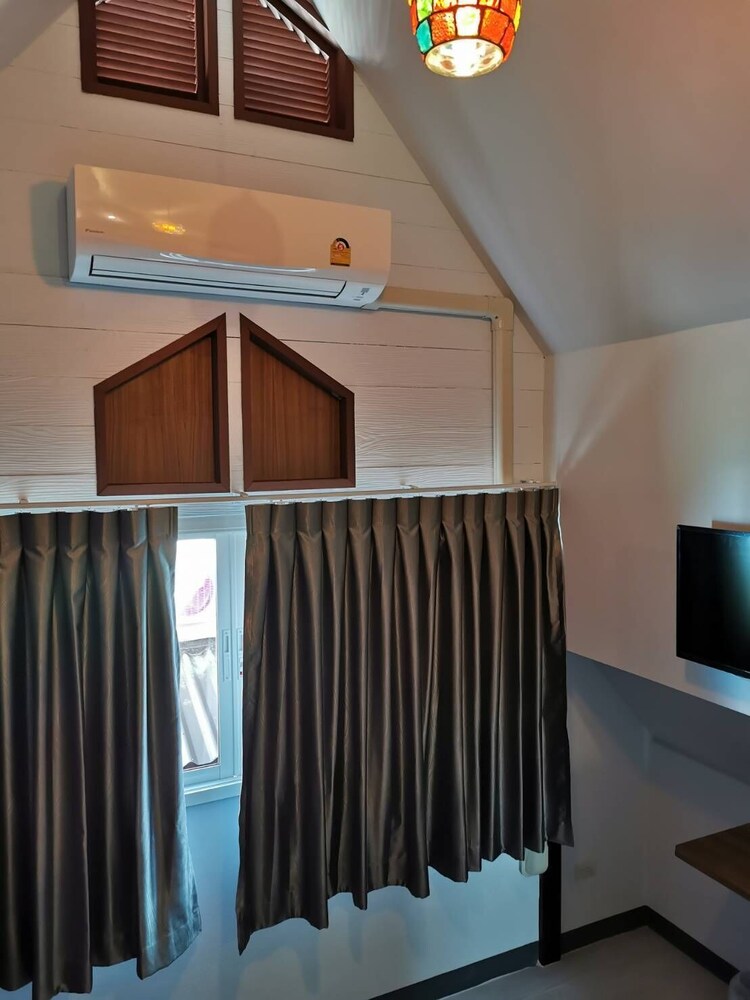 Dozy House 29/31