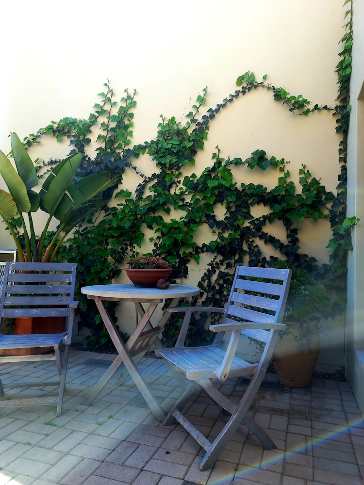 Le Mahi Guest House 44/48