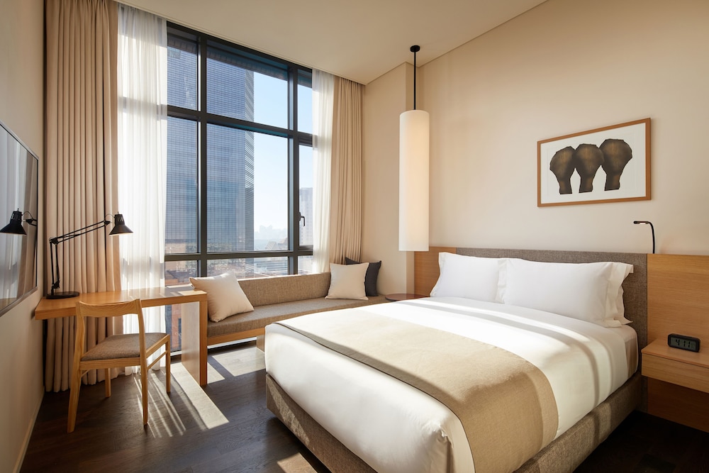 DELUXE, DOUBLE BED, CITY VIEW