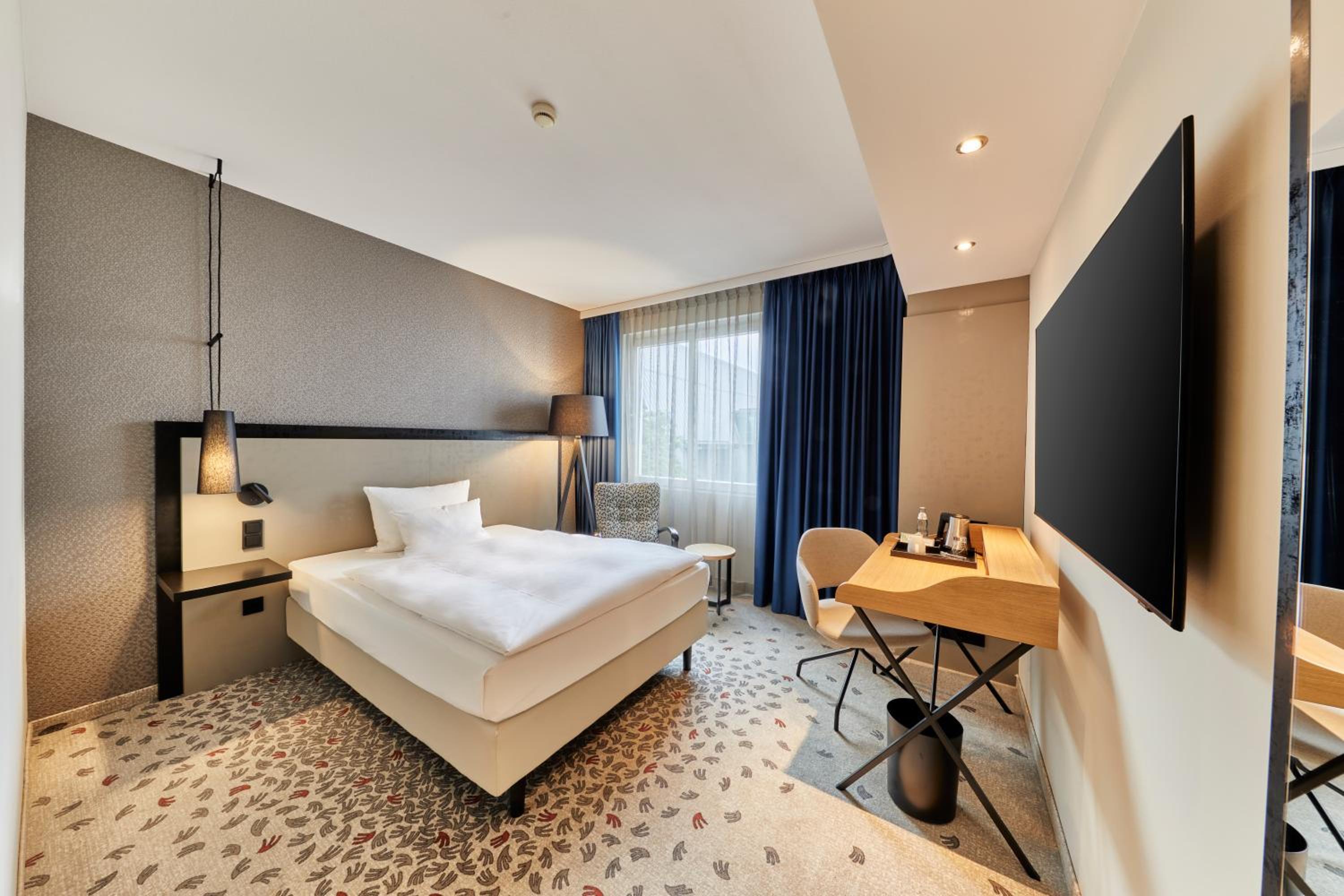 Semi Room, Standard, Single, Semi Double Bed