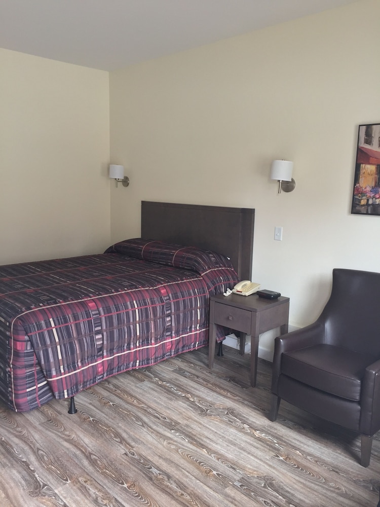 Stardust Motel 43/66