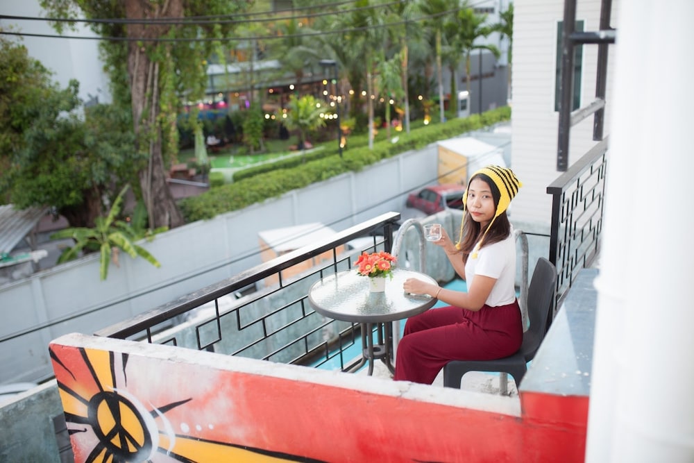 Beehive Phuket Old Town - Hostel 55/64