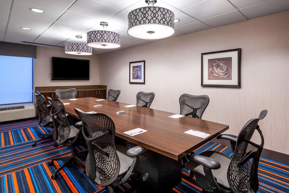 Hampton Inn Denver-International Airport 32/37