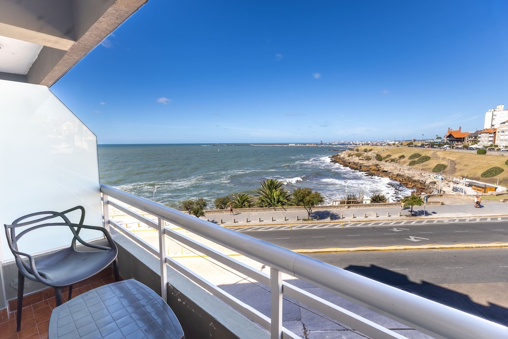 Hotel Las Rocas 20/24