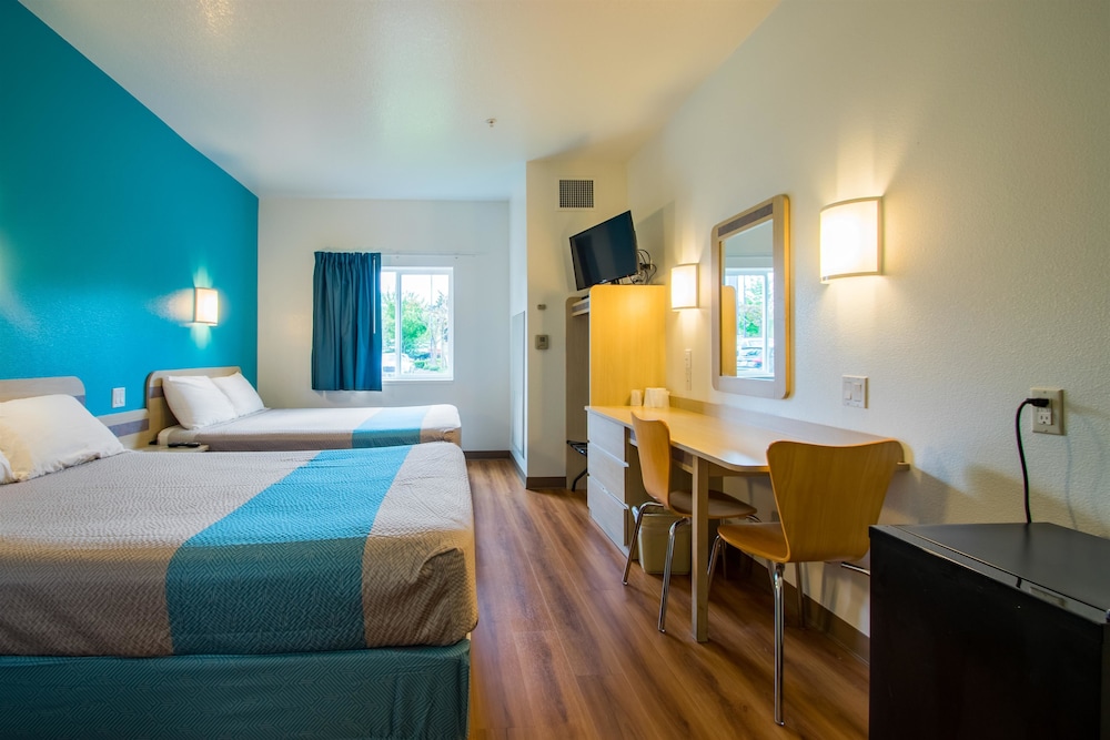 Motel6 Portland, OR - I-5 16/36