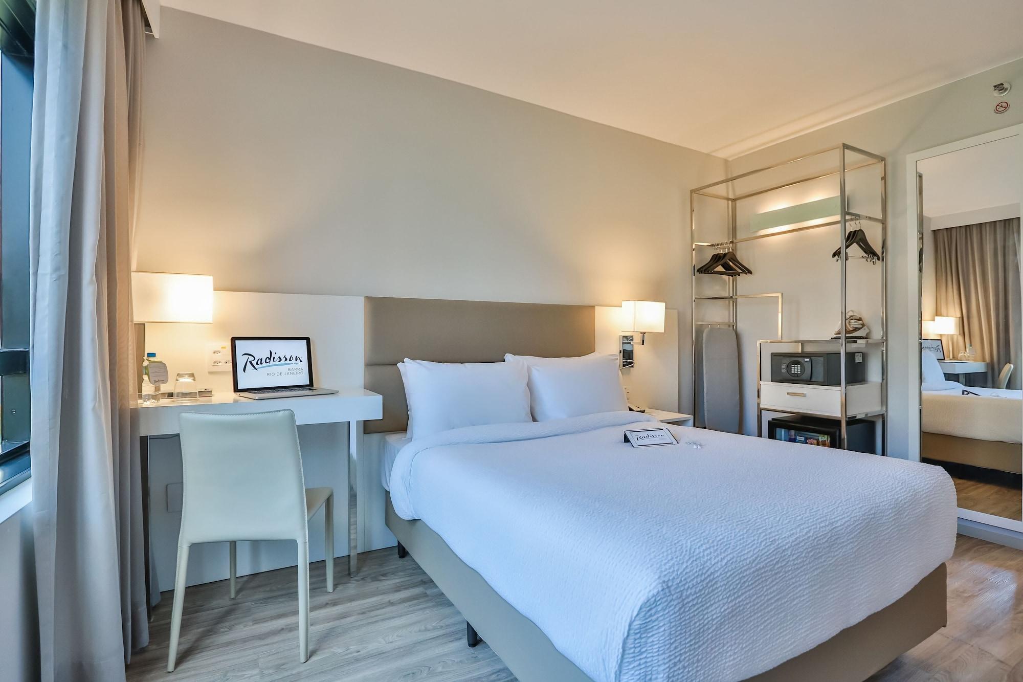 Superior, Queen Bed, Accessible